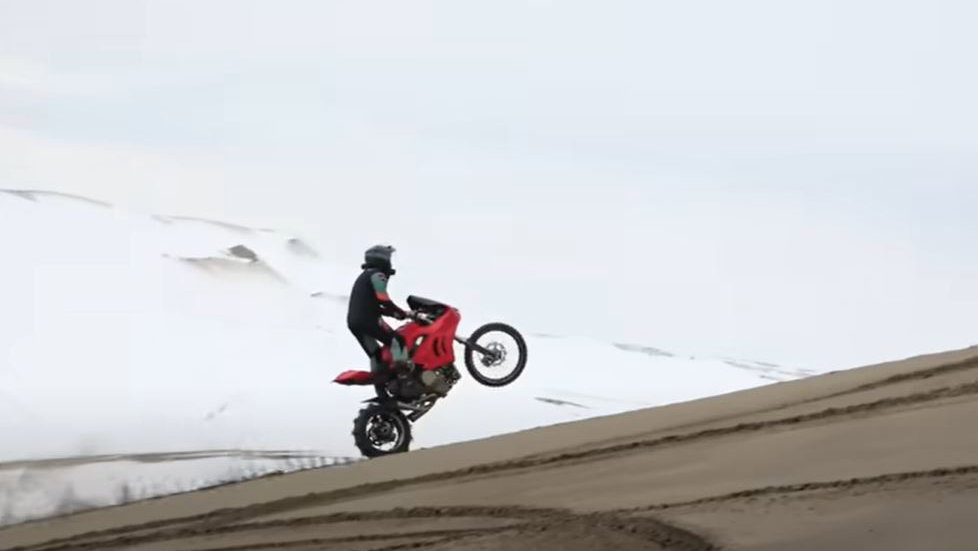 Ducati Panigale V4 in the snow